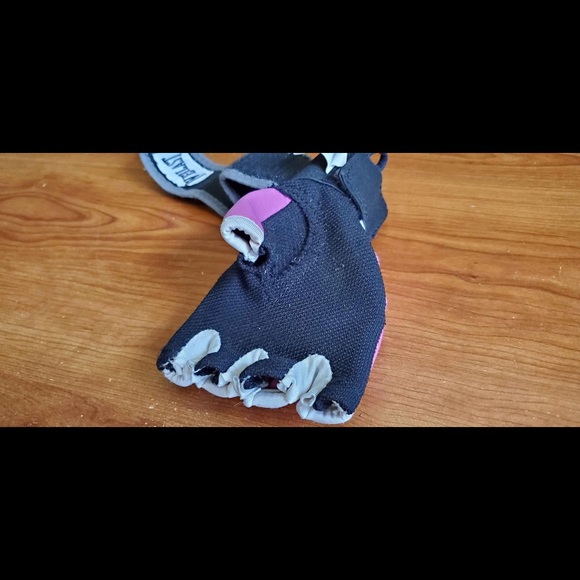 Everlast Women’s Hand Wraps - Picture 3 of 4